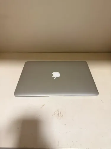 MacBook Air 13" 2015 - i5