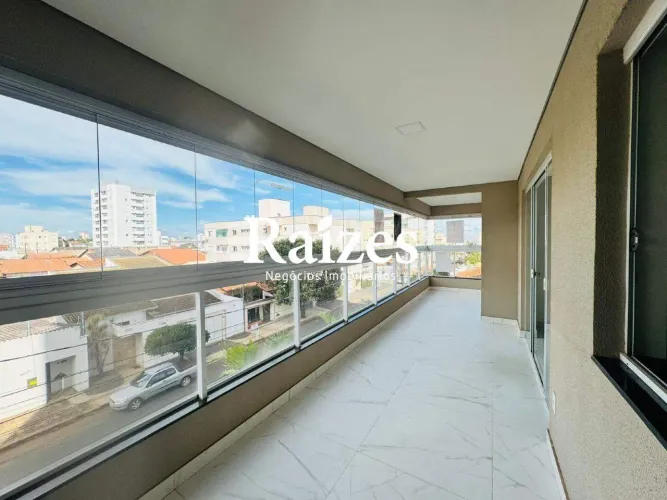 Apartamento de 3 Quartos com Varandas Integradas e Fechamento em Vidro, com 112m2 de área 