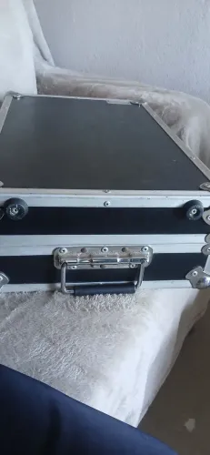 Vendo case para mesa yamaha 12xu