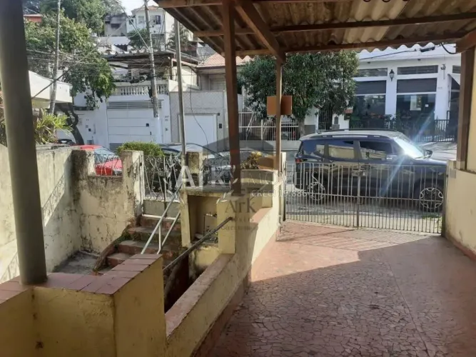 Casa à venda, Jardim da Glória, Três casas com um quintal grande