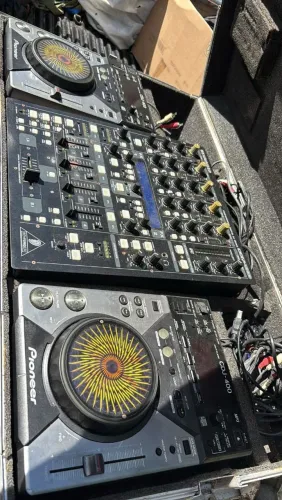 02 CDJ-400 + 01 MIXER DDM4000 + caser 