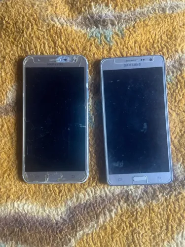 Vendo celulares antigos para retirada de peças