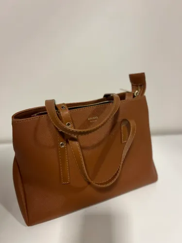 Bolsa Arezzo nova 