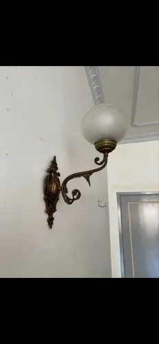 Lote com 4 arandelas em metal com acabamento em bronze maciço