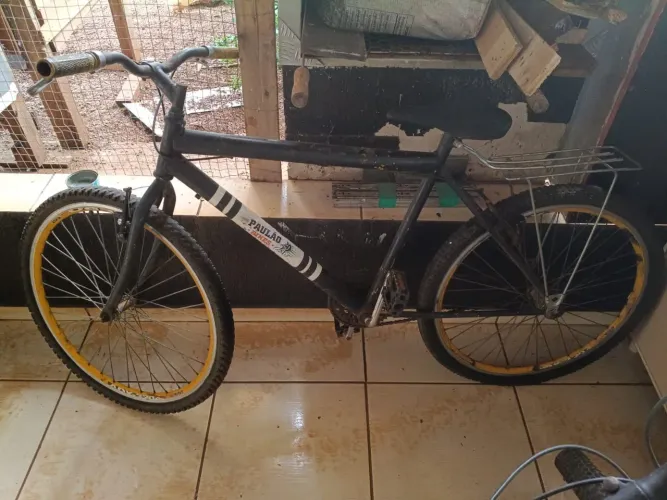 Vendo 2 bicicleta aro 29 e uma aro 26 300 reais as duas bicicleta