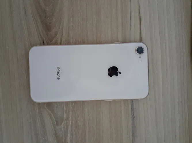 IPhone 8 com defeito