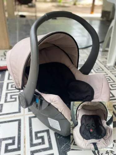 Cadeirinha de bebê/ carro