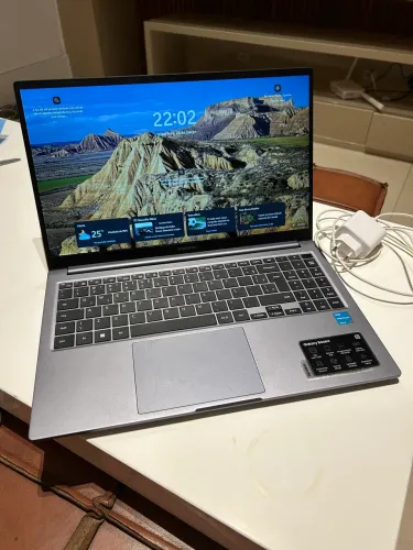 Notebook Samsung Galaxy Book 4 - i3, 8GB RAM, 256GB SSD, Tela 15.6, Windows 11
