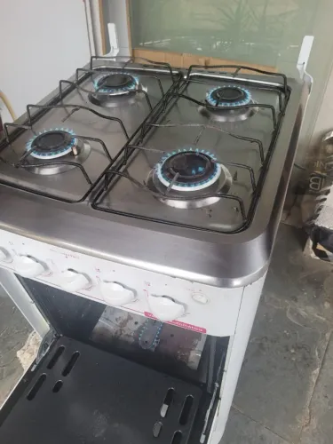 Fogão 4 bocas em bom estado funcionando sem os acendedores automáticos