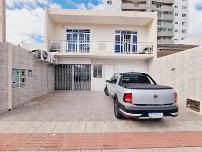 Casa 2 pisos, no Estreito - Comercial no térreo e residência encima.
