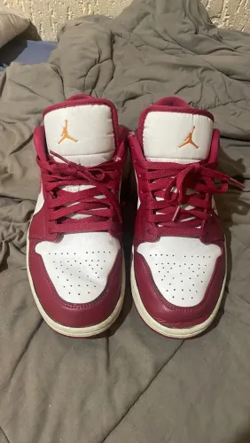 Jordan 1 low vermelho