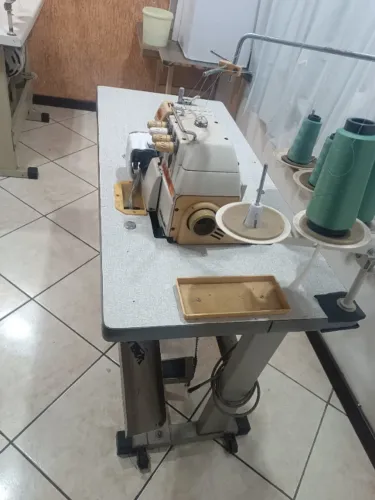 Máquina de Costura Overclock Conjugada SIRUBA