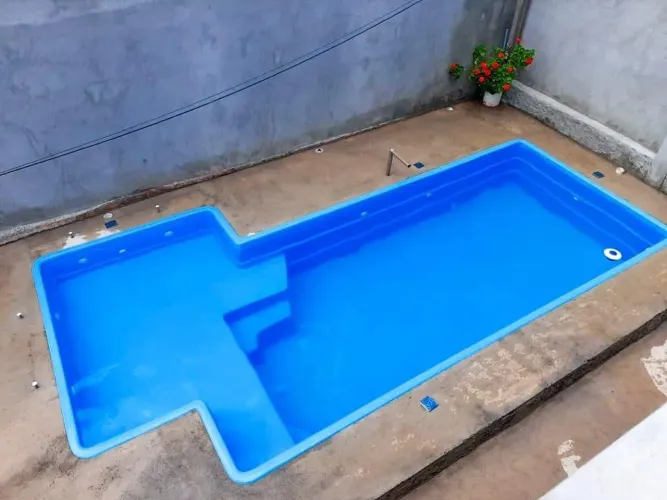 Piiscina de 7 metros com prainha