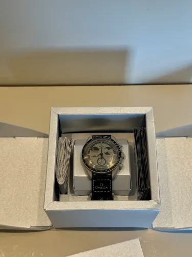 MOONWATCH EARTHPHASE ZERADO