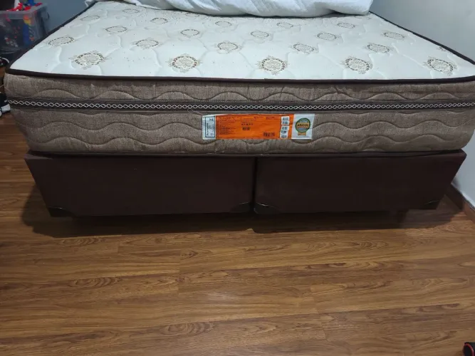 Cama box Queen problema usado perfeito estado