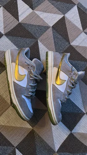 Nike dunk low Sb x Sean Cliver