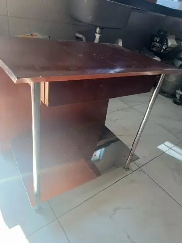 Mesa Auxiliar / Escrivaninha Pequena
