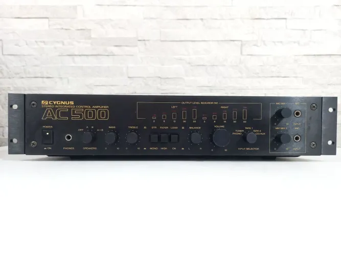 Amplificador Cygnus AC 500, LINDO!!!!, funcionando perfeitamente.
