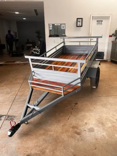 Carretinha 2.00 x 1.20 reforçada direto da fábrica - Reboque