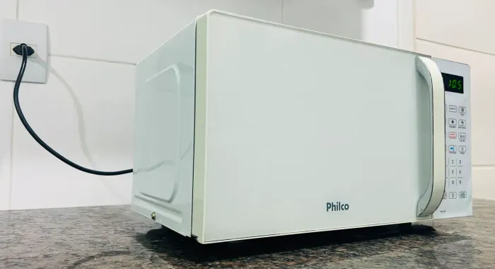 Micro-ondas Philco 21L Branco 220V
