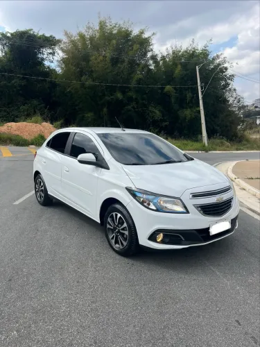 Chevrolet Onix Hatch LTZ 1.4 8V Flex Power Mec. 4P 2015