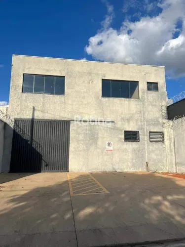 Galpão comercial à venda próximo ao Parque do Sabiá Bairro Portal do Valle II
