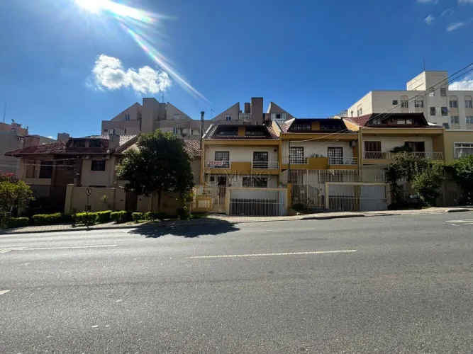 SOBRADO TRÍPLEX com 5 dormitórios à venda com 269.24m² por R$ 1.790.000,00 no bairro Bigor
