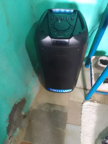 Vendo uma caixa de som philips