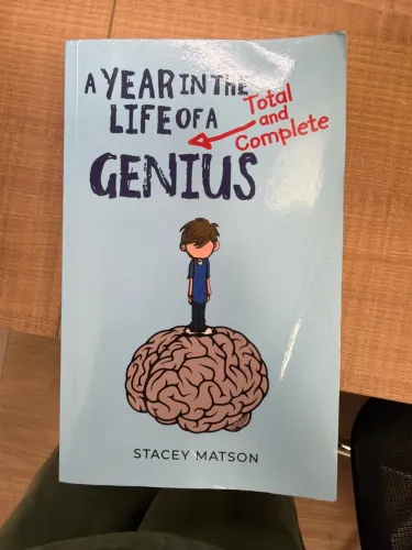 Livro a year in the life of a total and complete Genius