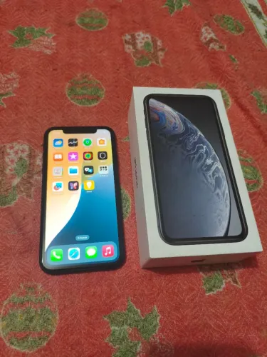 iPhone XR - 64 gb 