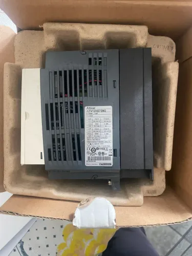 Inversor Schneider Altivar 12 1HP 0.75kW 220V Novo Lacrado - ATV12H075M2