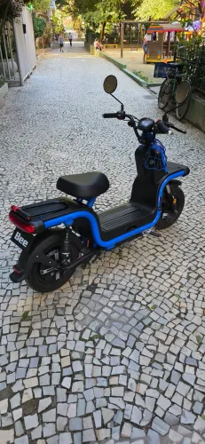 Moto elétrica Bee MUITO NOVA