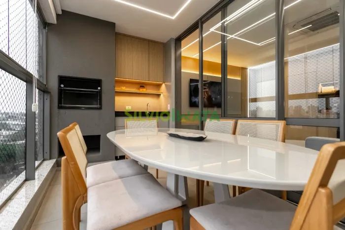 Apartamento com 112,85 m² à venda por R$ 1.600.000,00 na Zona 08, Maringá-PR