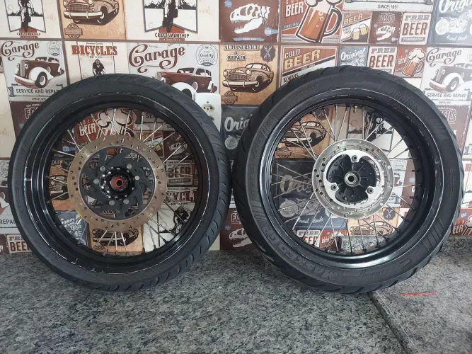 Rodas LANDER motard aro 17 raios 4mm e cubo traseiro reforçado