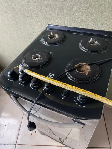 Fogão eletrolux 52lpv perfeito estado