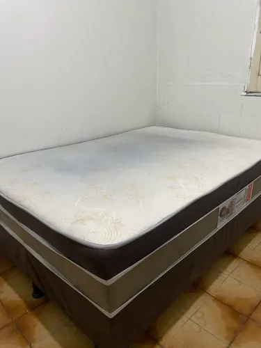 CAMA DE CASAL COM APENAS 3 MESES DE USO