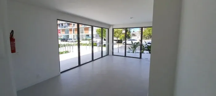 Loja comercial 32m2 com banheiro adapatado cadeirante, em Jurerê