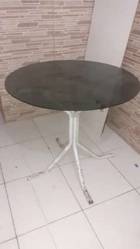 Mesa Redonda de Vidro