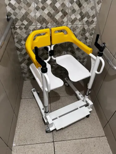 Cadeira de Banho para Transferência com Rodas