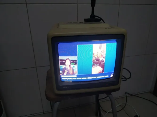 Televisor Toshiba 10 polegadas com controle remoto
