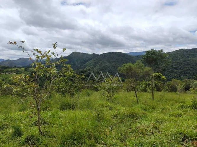 Lote à venda no condomínio Veredas das Gerais