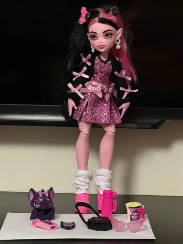 (Leia descrição) boneca draculaura monster high core refresh 2