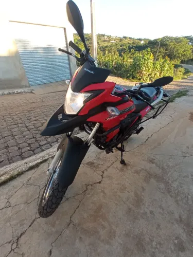 Moto em ótimo estado de conservação.