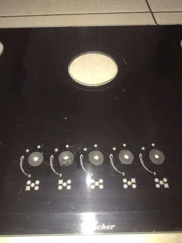 Tampão de vidro temperado de fogão cooktop 5 bocas da marca Fischer com marcas de uso