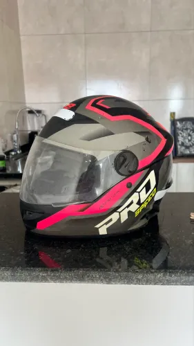 Dois capacete pouco usado em excelente estado. Número 60 e 58