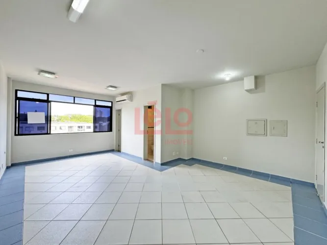 Sala comercial para alugar no Centro Médico Susuki em Maringá com estrutura ideal para con