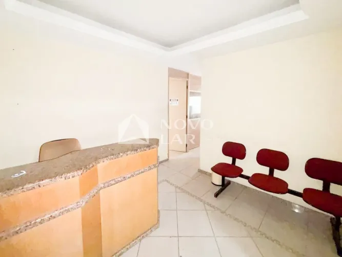 Sala Comercial Semi-Mobiliada com 162m² no Centro Histórico de Porto Alegre.