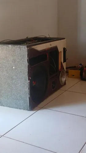 Vendo som de carro 