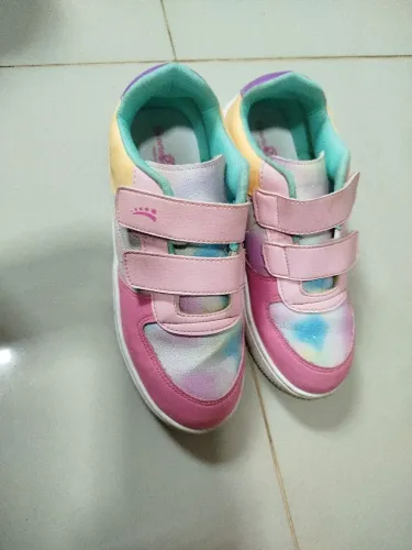 Tênis infantil feminino.
