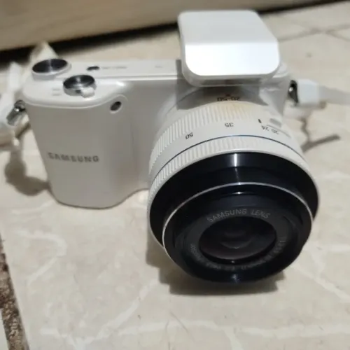 Samsung NX 2000
